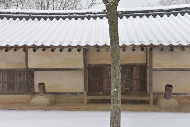 雪の韓国民俗村