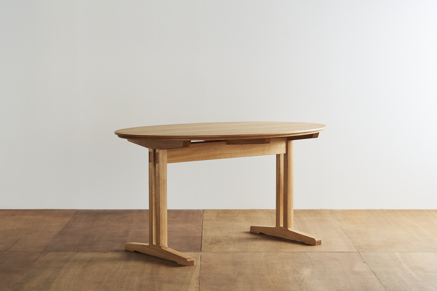 Dining table-oval
