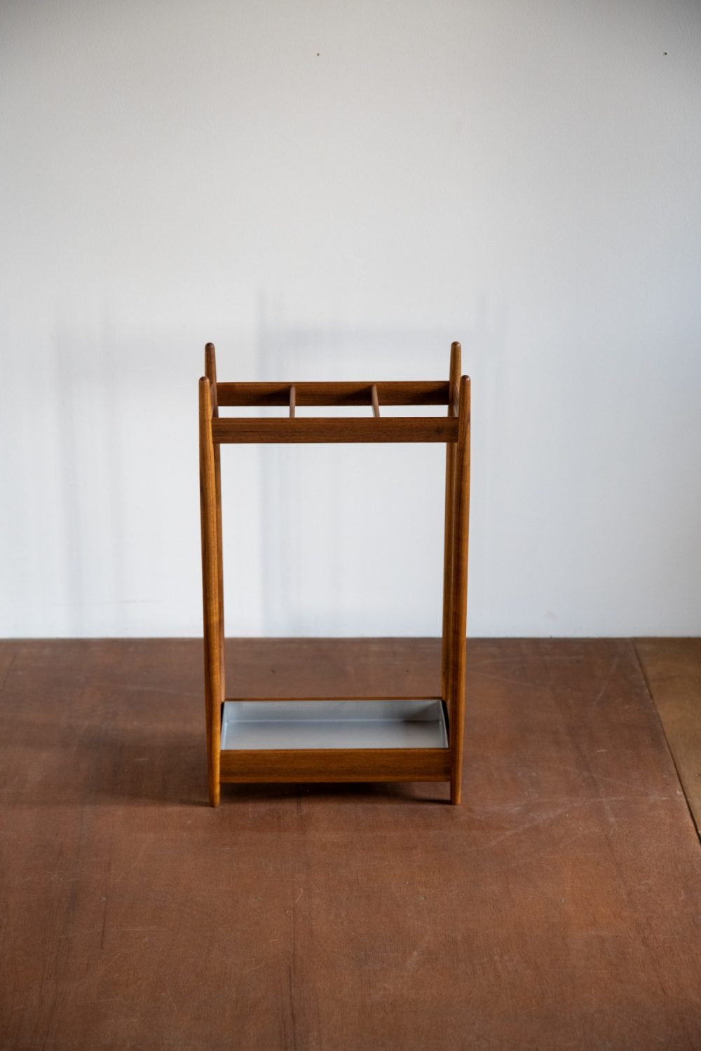 Umbrella stand middle